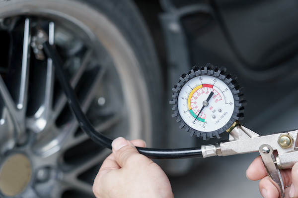 Step-by-Step Guide on How to Properly Check Your Tire Pressure